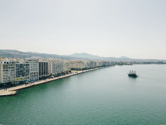 Ο απόλυτος οδηγός αγοράς ακινήτου στη Θεσσαλονίκη το 2025